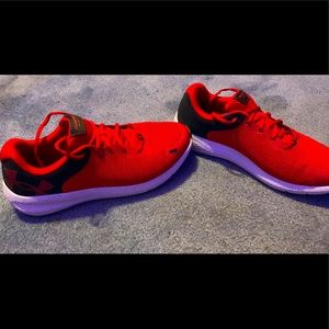 Under armor running shoes size 10 mens.